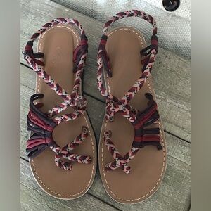 Vines island wear sandals EUC